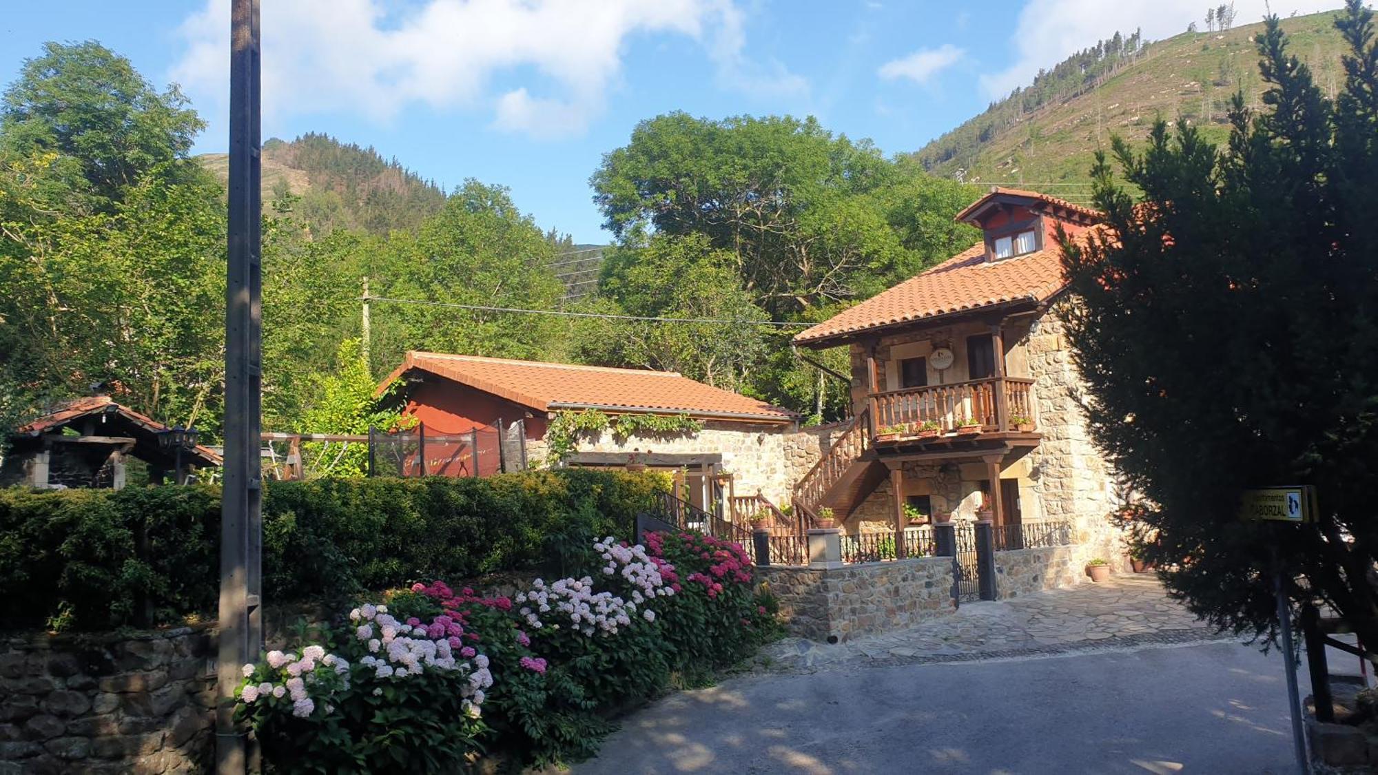 Villa Casas Caborzal Renedo De Cabuerniga Exterior foto